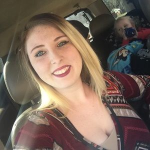 Meet your Posher, Kayce